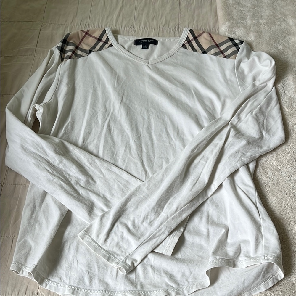 Women’s Burberry Nova check long sleeve v neck tshirt. Size L